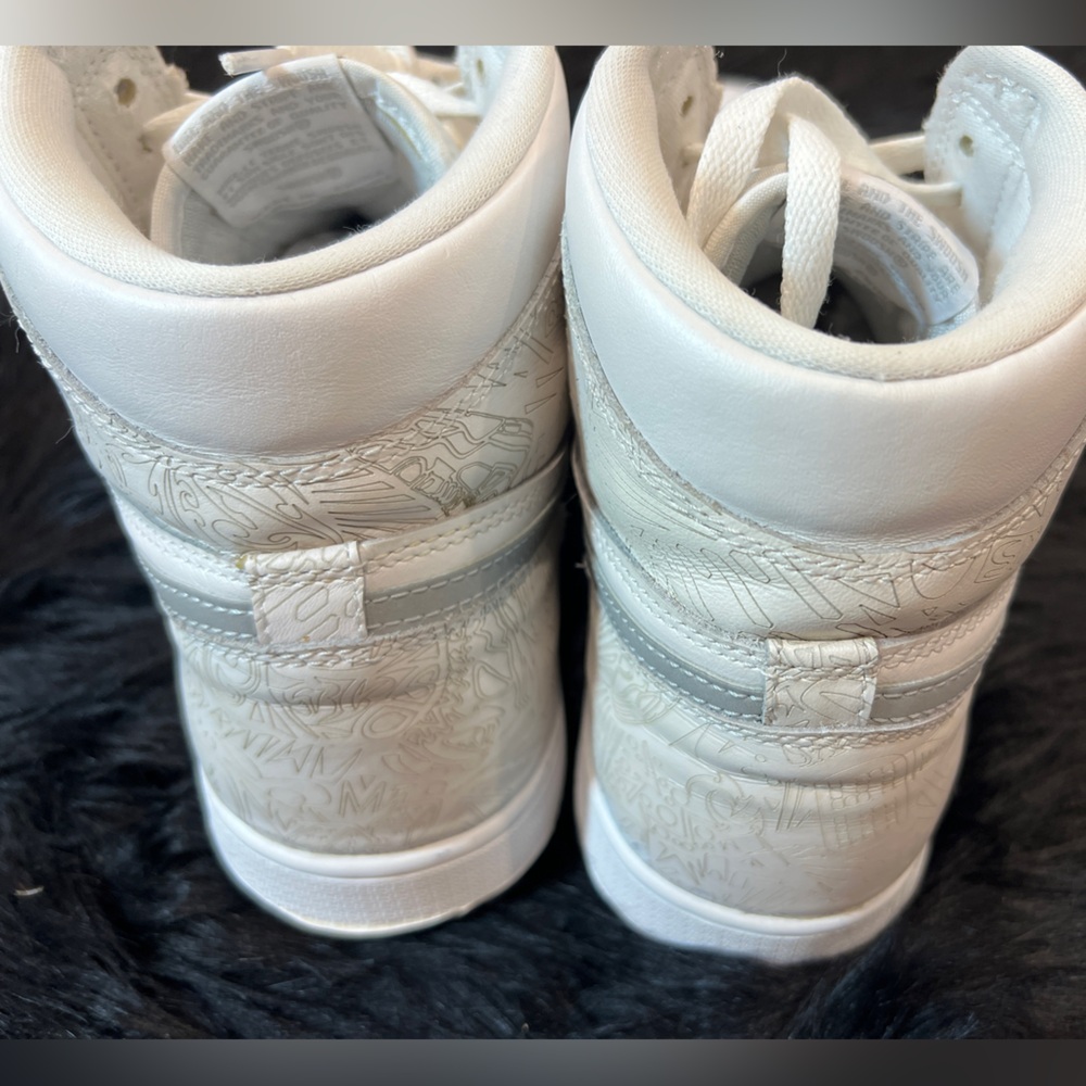 JORDAN 1 RETRO | 30TH ANNIVERSARY LASER | Size 11.5M - Picture 4 of 7